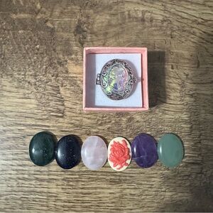 New changeable stone ring with seven options.  This ring is adjustable.